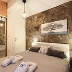 펜션 4 Bedroom Cozy In 닌