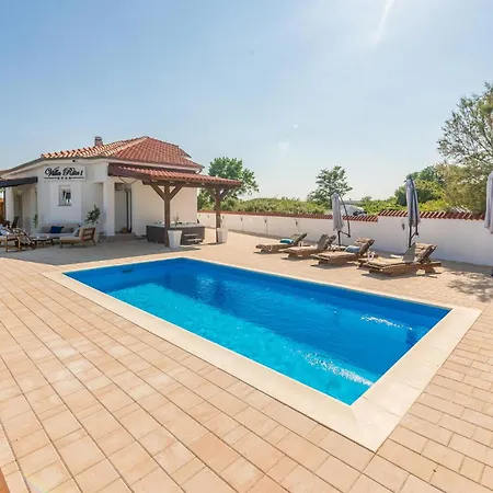 4 Bedroom Cozy In * Nin