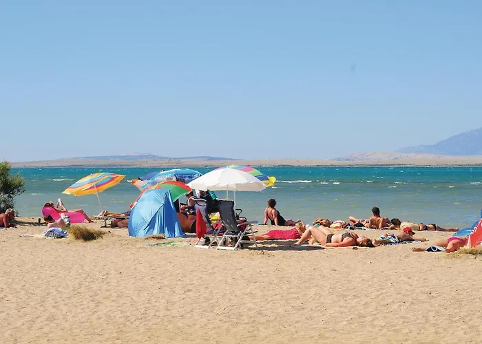 4 Bedroom Cozy In Nyaraló *