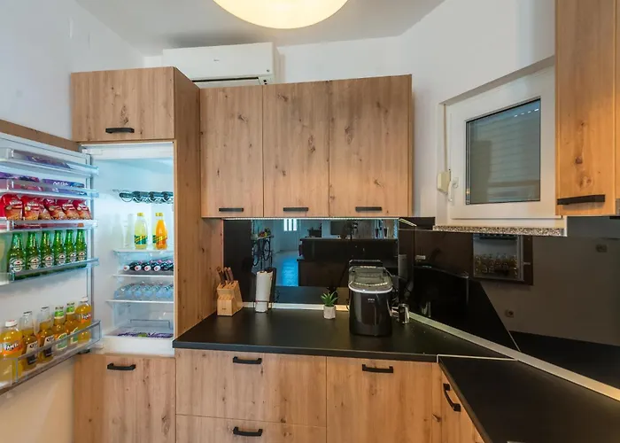 4 Bedroom Cozy In *