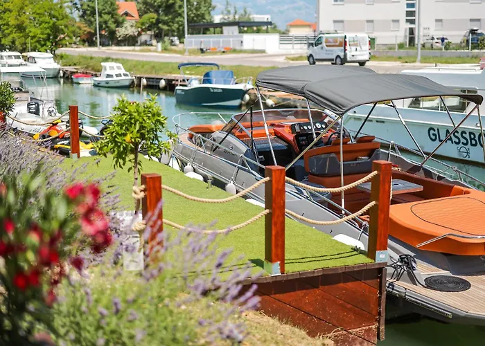 4 Bedroom Cozy In Nyaraló Nin