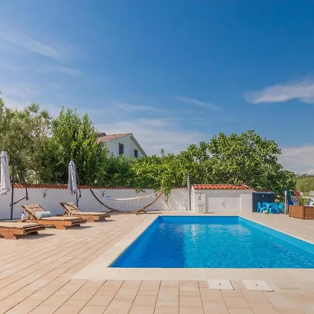 Beautiful In With House Sea View Holiday home Nin