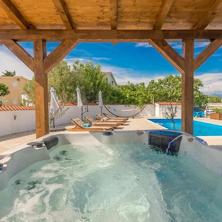 Beautiful In With House Sea View Holiday home *