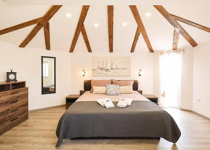 4 Bedroom Cozy In בית נופש *